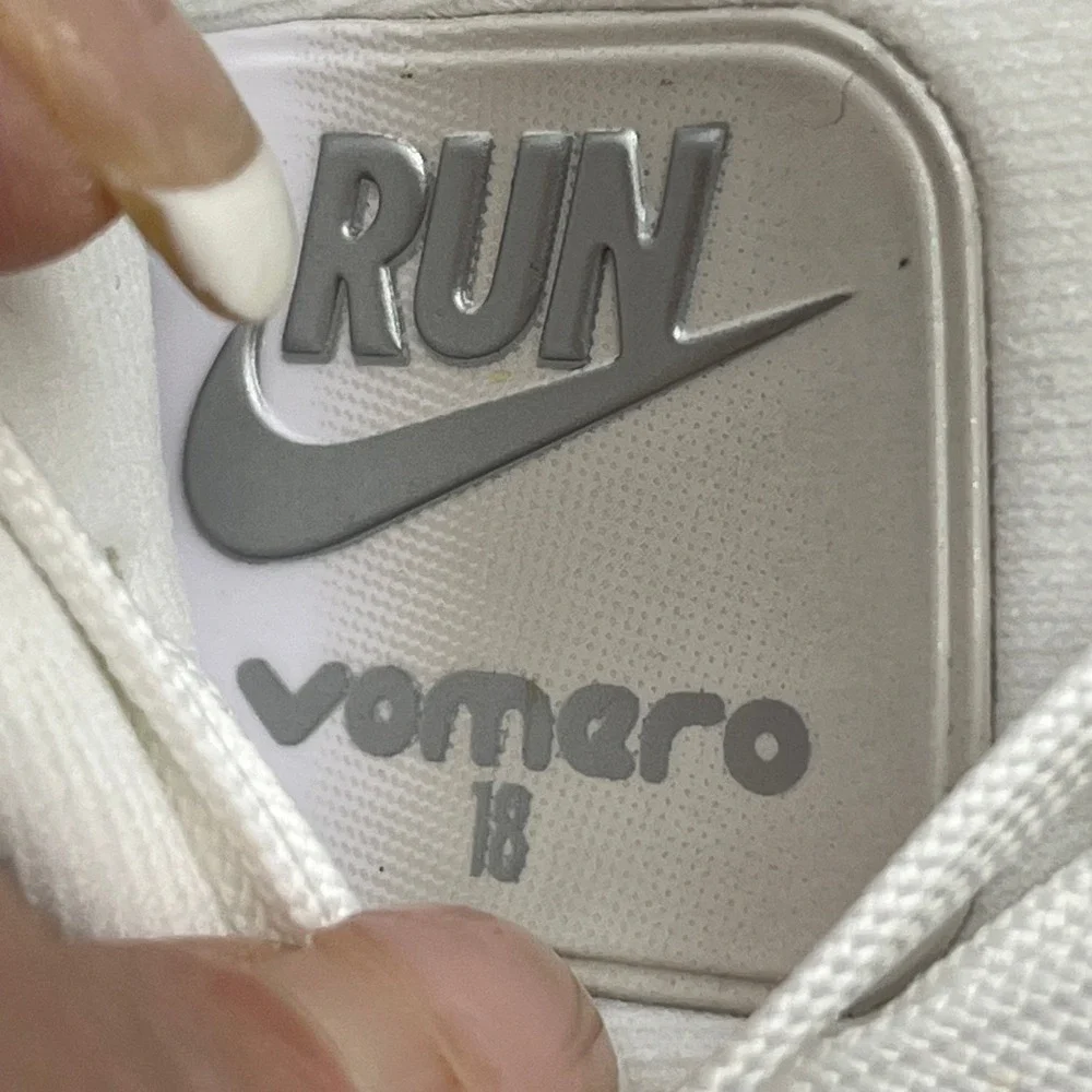 Nike Air ZoomX Vomero 18 Mens 10 Photon Dust Summit White HM6803-106 Run Shoes